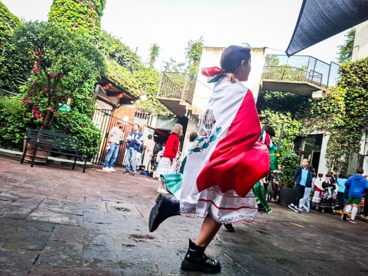 ¡QUE VIVA MÉXICO! Independence Day's Grito celebrated at EFAD